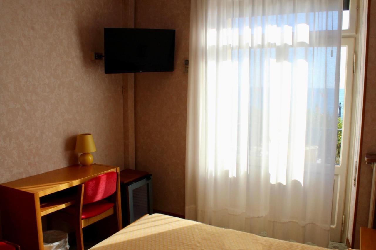 Hotel Tre Corone 가르다 외부 사진